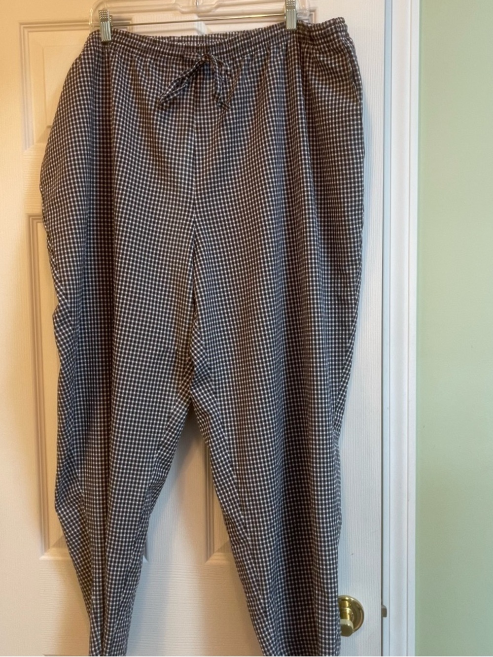 Women’s Navy & White Gingham Drawstring Pants.   (94)